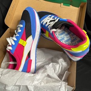 Puma Sneakers